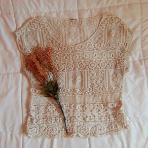 FRENCH KISS - SHEER CREAM LACED CROCHET TOP (M/L)